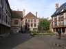  cour pavée, pans de bois